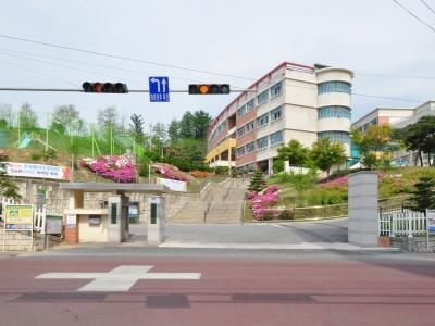 장락초등학교 교문 썸네일 이미지